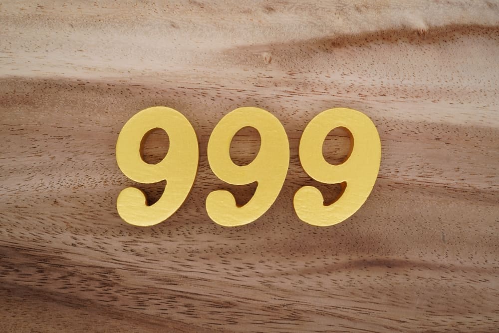 999