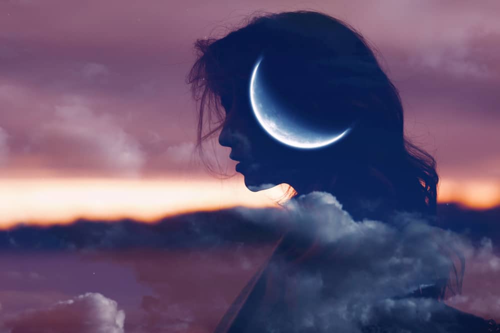 How To Manifest With The Moon
