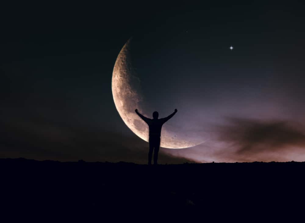 10 Steps To Manifest On A New Moon