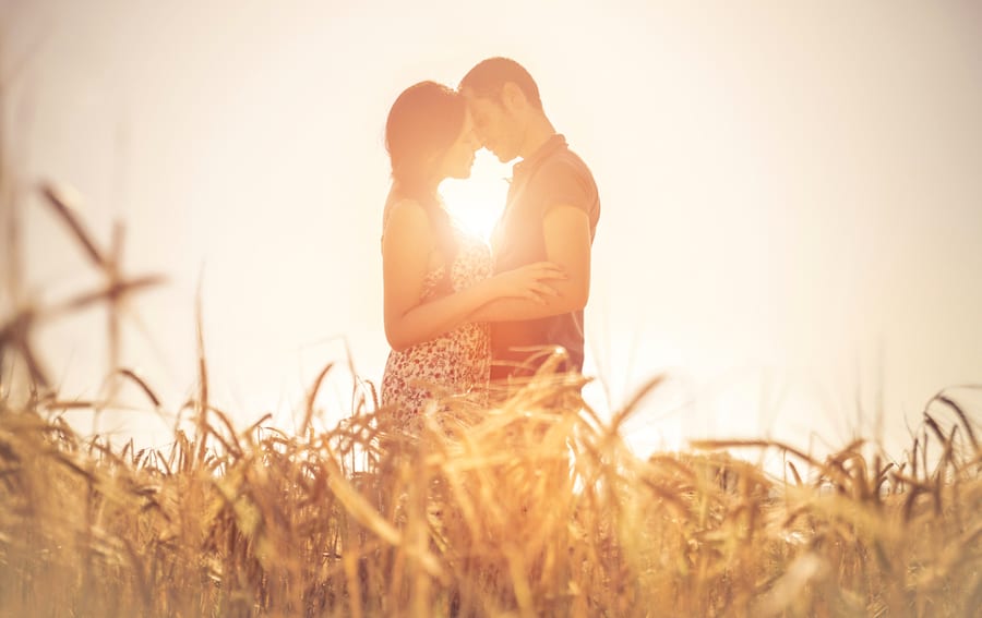 10 Tips To Manifest A Lover
