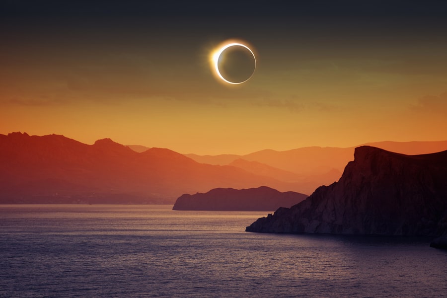 Why You Shouldn’t Manifest During An Eclipse