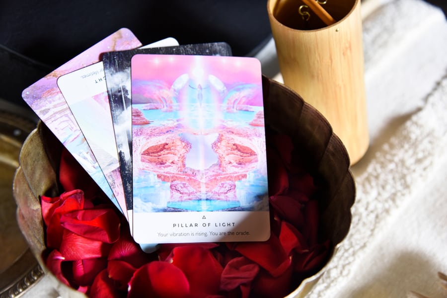 How To Use Oracle Cards With Tarot