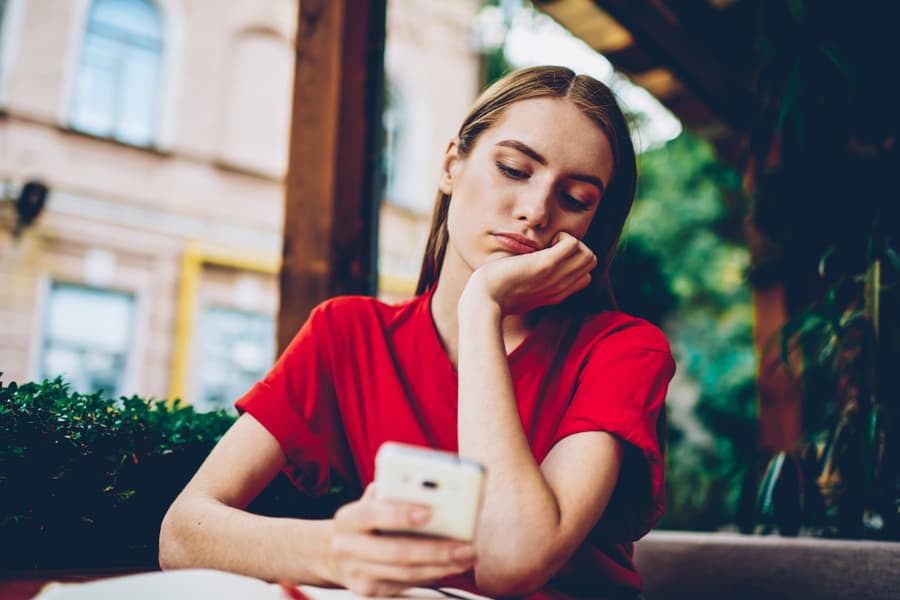 Signs A Capricorn Woman Misses You