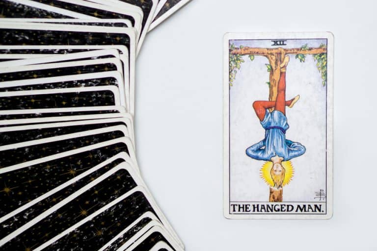 what-does-a-reversed-tarot-card-mean-5-messages-for-you-leadbystars